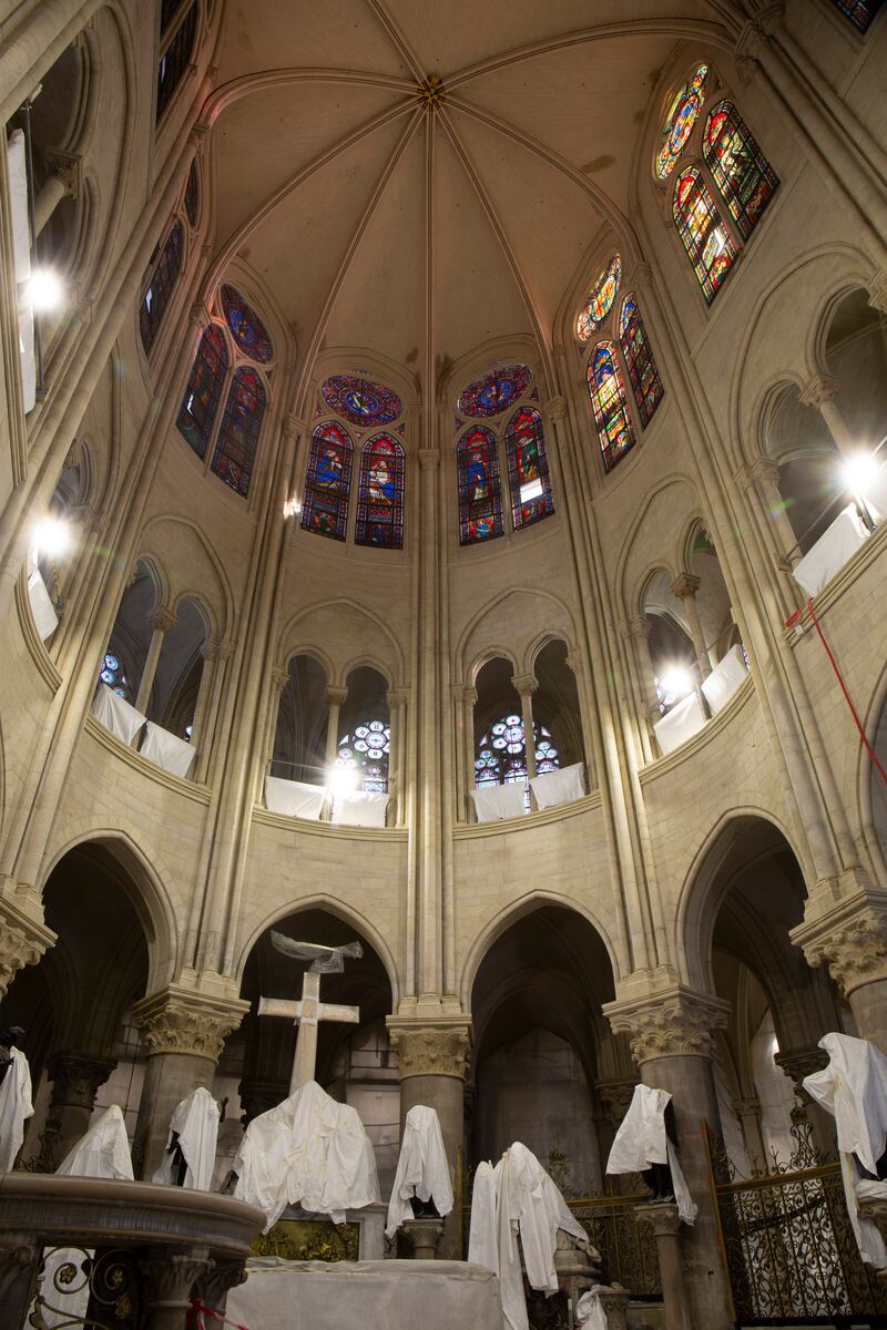 Notre-Dame: the scaffolding has been removed from the cathedral choir little by little. Photograph: David Bordes/Rebâtir Notre-Dame de Paris