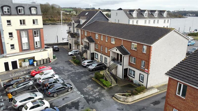 4 Suir House, Canada Street (third ground-floor apartment in from the river on the right)