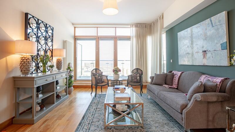 Living room, 62 Harbour View