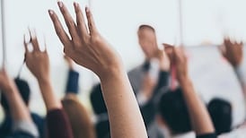 Government vows to help teachers abroad return home