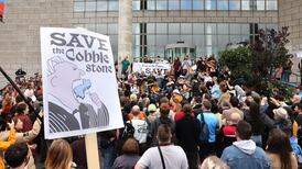 Cobblestone trad music pub: Hundreds protest plan for hotel