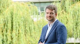 Tracking bacteria as they trek from gut to gut