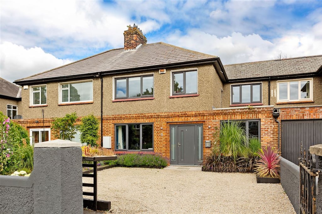 Town: 8 Sandymount Castle Drive, Sandymount, Dublin 4