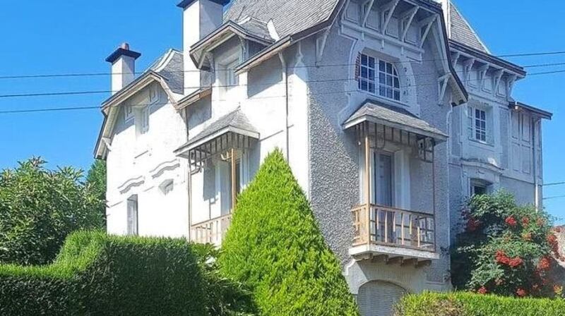 Six-bedroom bourgeois villa in the centre of Lourdes