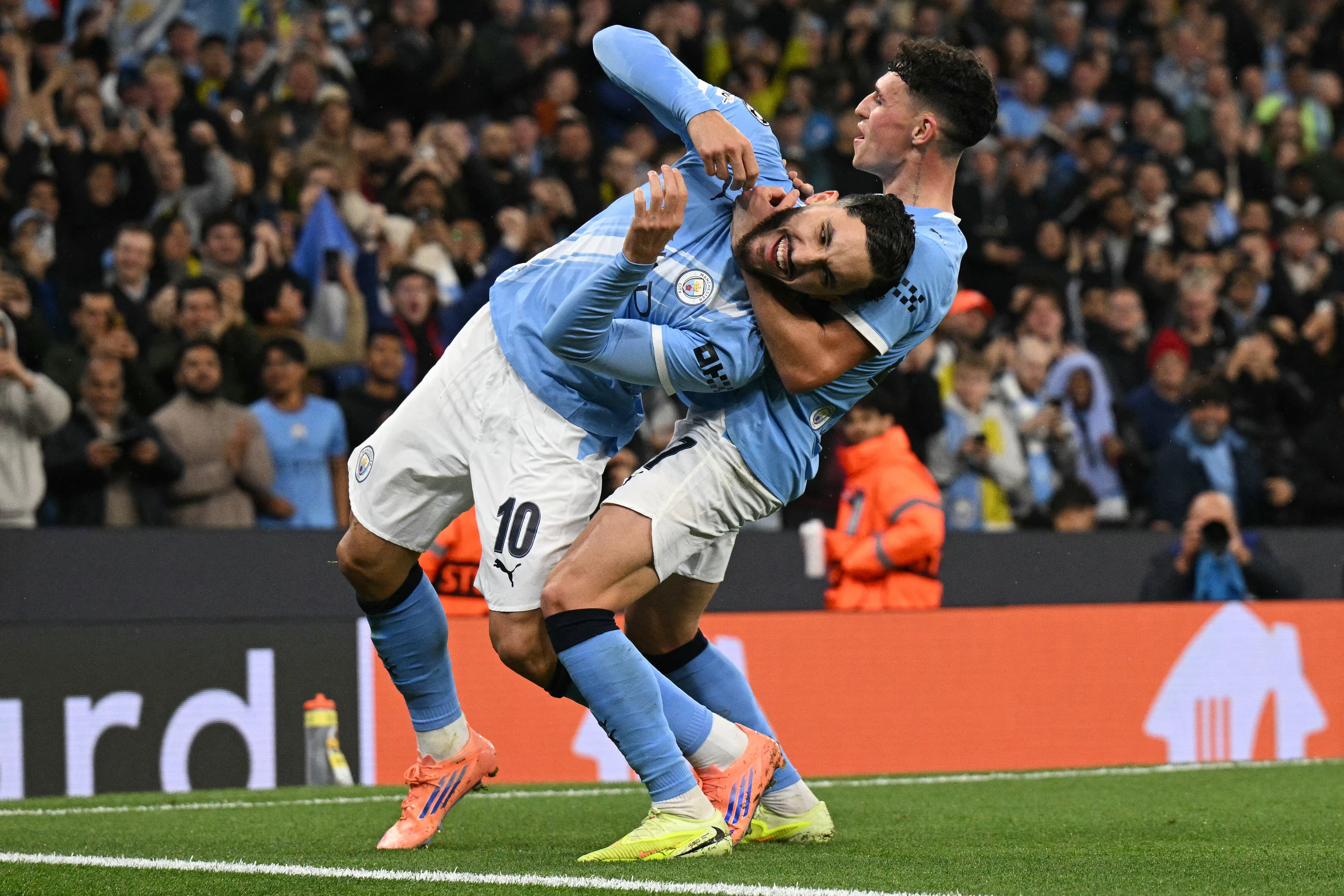 Champions League: Phil Foden at the double as Manchester City beat Dortmund