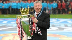 Charlton persuaded Ferguson to take Utd job