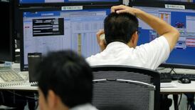 Shares fall as conflicting signals over Greece emerge