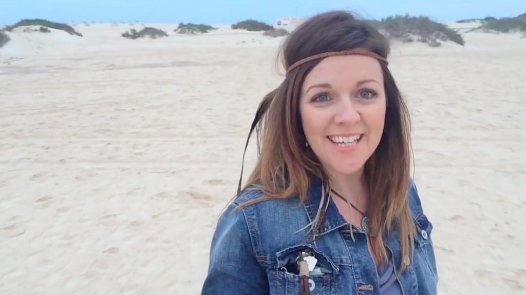 Nicki Shira Byrne lives on the island of Fuerteventura in the Canary islands