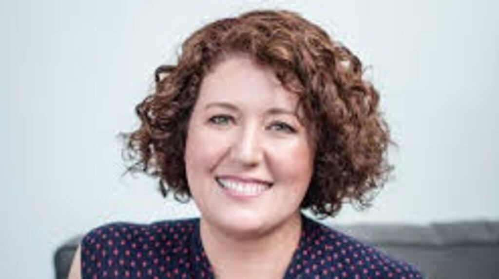 Jane Harper: slowly and carefully draws you into a completely believable, meticulously imagined world.