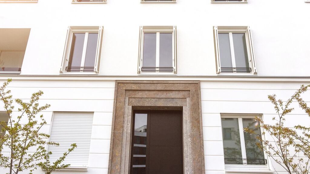 Any residential scheme has options to make Irish more visible. For example, signage at entrances could be in Irish