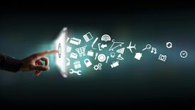 Advanced computer can learn best route by trial and error