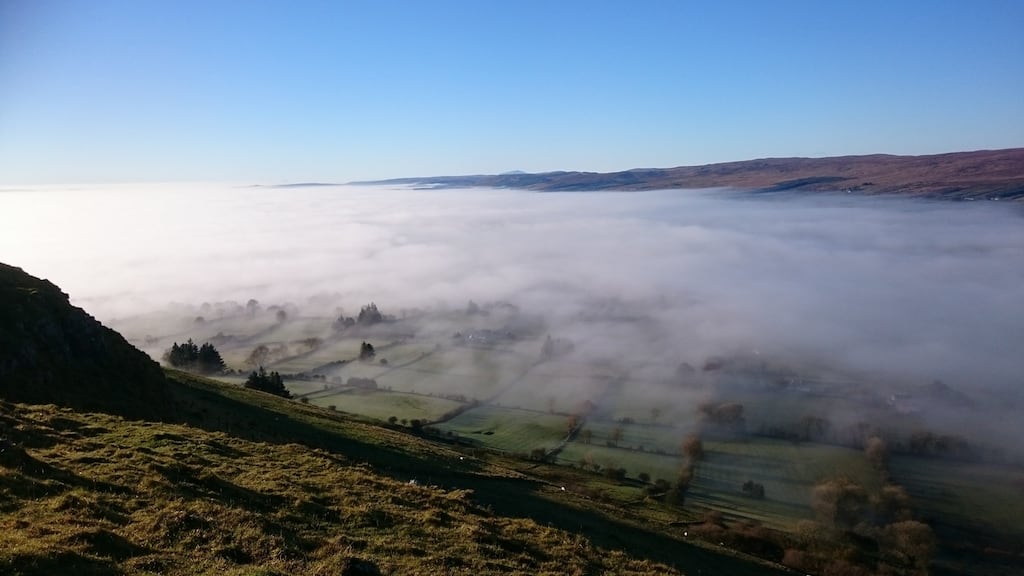 The mist below the slopes of Cnoc na Sidhe.