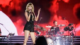 Taylor Swift tells court man groped her during photo session