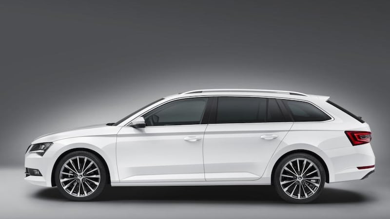 Interior can be specced with internet connection and Apple’s CarPlay.