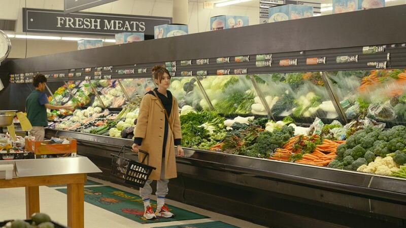 Daisy Edgar-Jones in Fresh