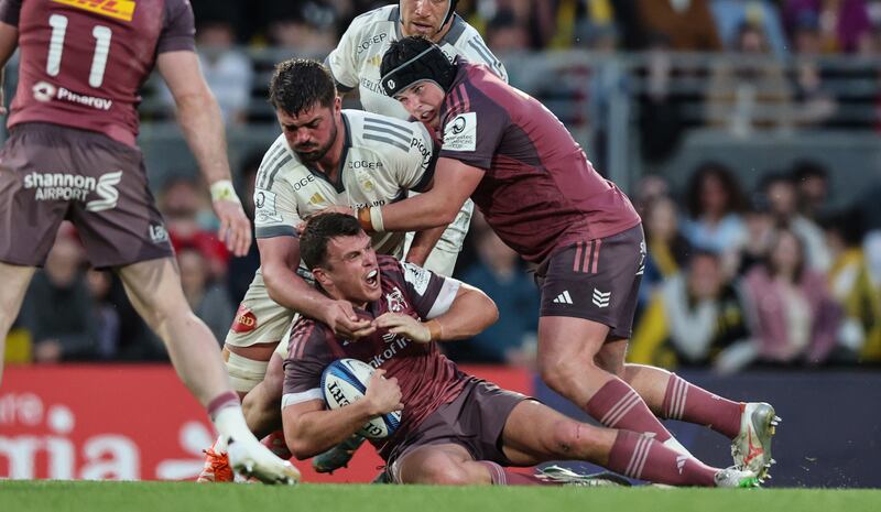 Investec Champions Cup Round of 16, Stade Marcel Deflandre, La Rochelle, France 5/4/2025
La Rochelle vs Munster
Munster's Tom Farrell and Stade Rochelais' Gregory Alldritt
Mandatory Credit ©INPHO/Billy Stickland