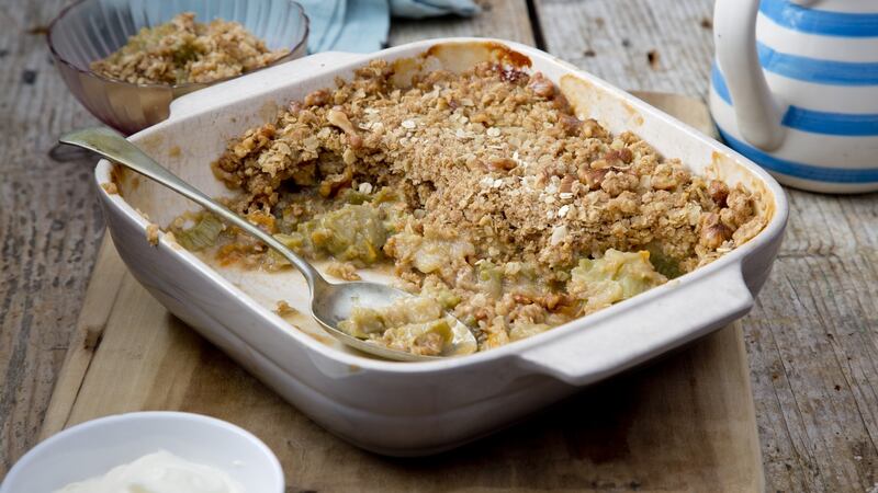 Andrew Rudd’s Cinnamon, apple & rubard crumble recipe