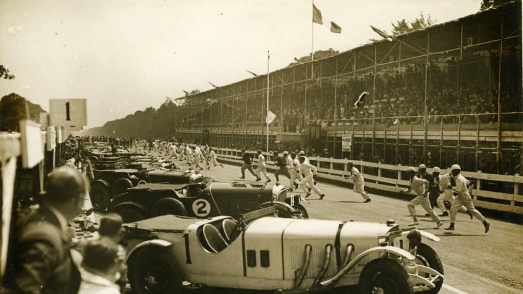 The spectacular Le Mans style start to the Eireann Cup race in 1929. The vast grandstand that was constructed along Chesterfield Avenue can clearly be seen.