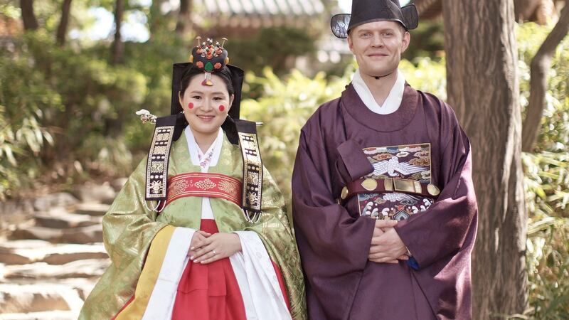 The couple wed in traditional Korean dress. Photograph: junomovie.co.kr