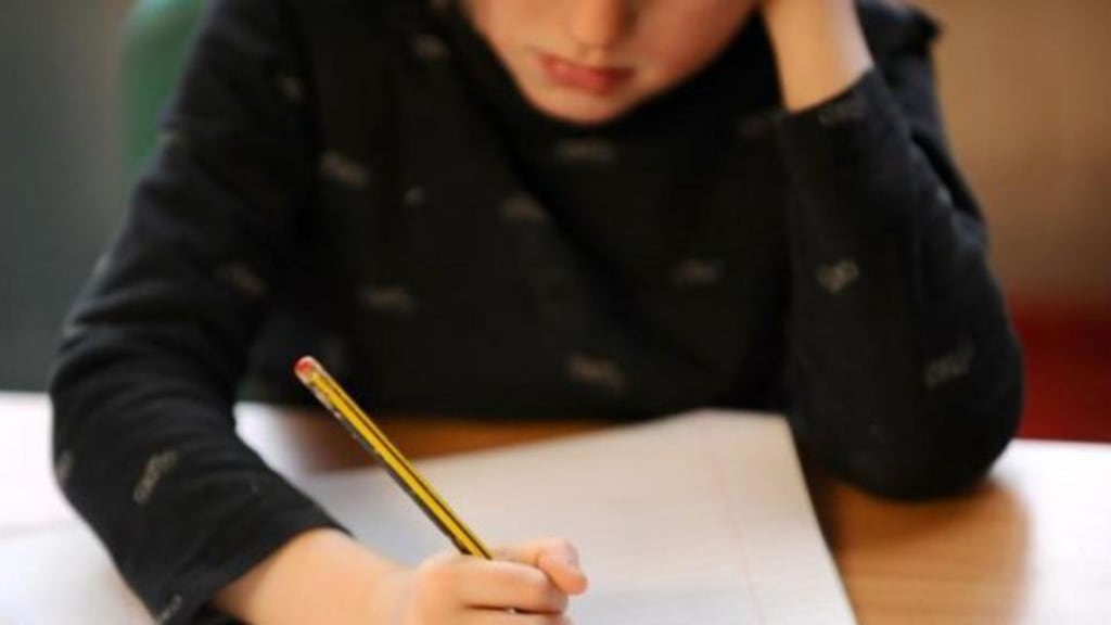 Middle-class children are more confident, feel happier and are less anxious than working-class peers, the ESRI has found.