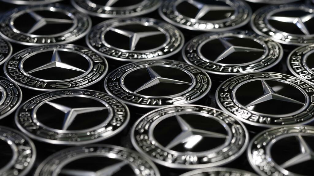 Mercedes-Benz owner Daimelr aims to save €1.4 billion in personnel costs.