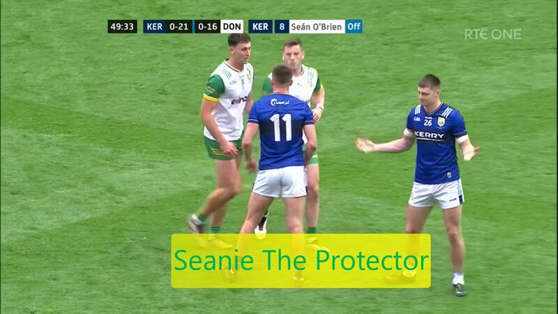 Seán O'Shea moves to help protect the returning Diarmuid O'Connor.