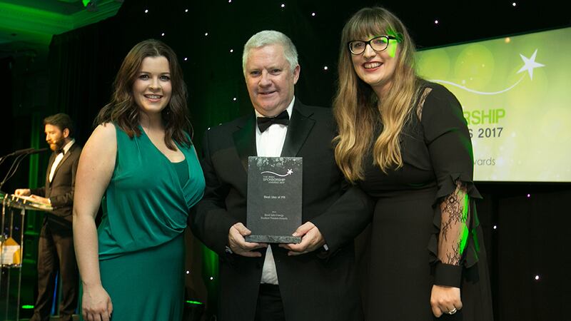Jim O'Toole, Principal, sportsinterim.com, presents the Best Use of PR award to Joanne O'Sullivan, PSG and Tanya Townsand, Bord Gáis Energy.