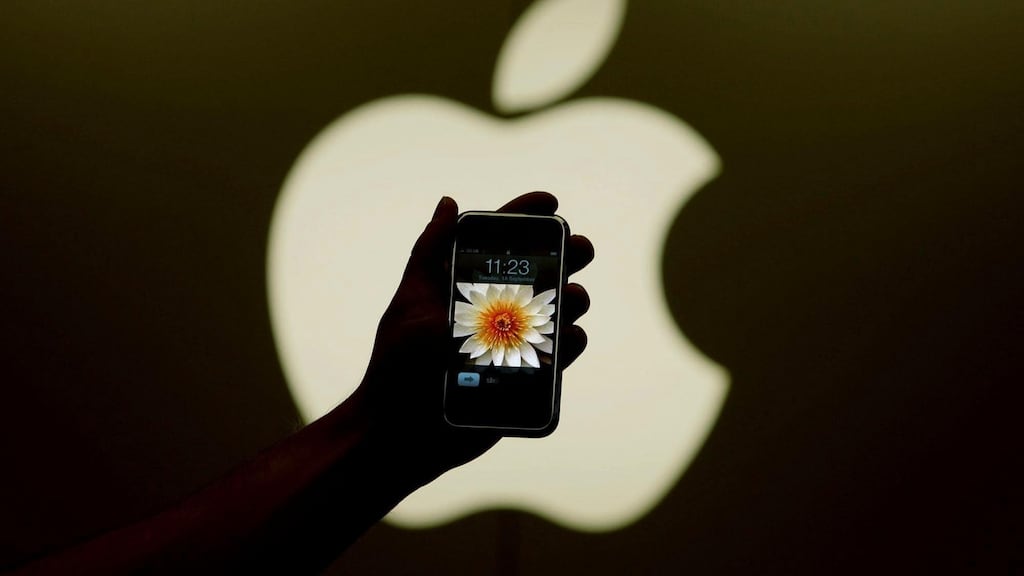 Apple’s cash hoard currently stands at €222 billion.