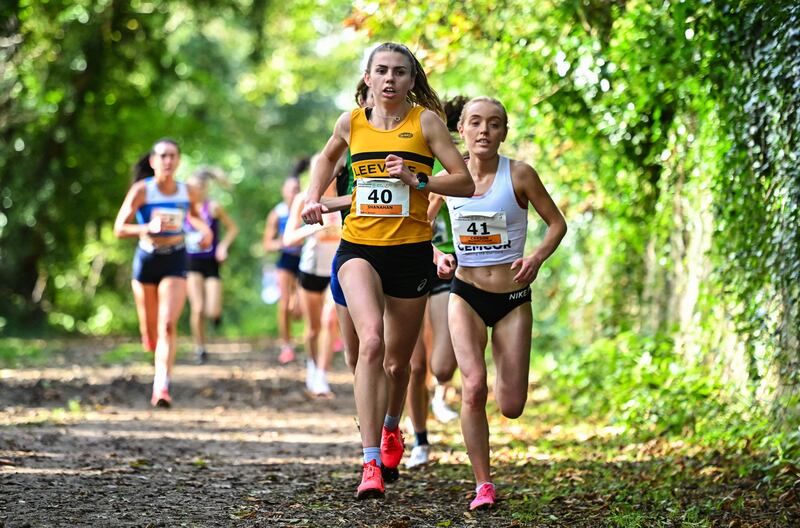 Louise Shanahan (centre) of Leevale AC on her way to a second-place finished in the senior women's 6,000m. Photograph: Sam Barnes/Sportsfile