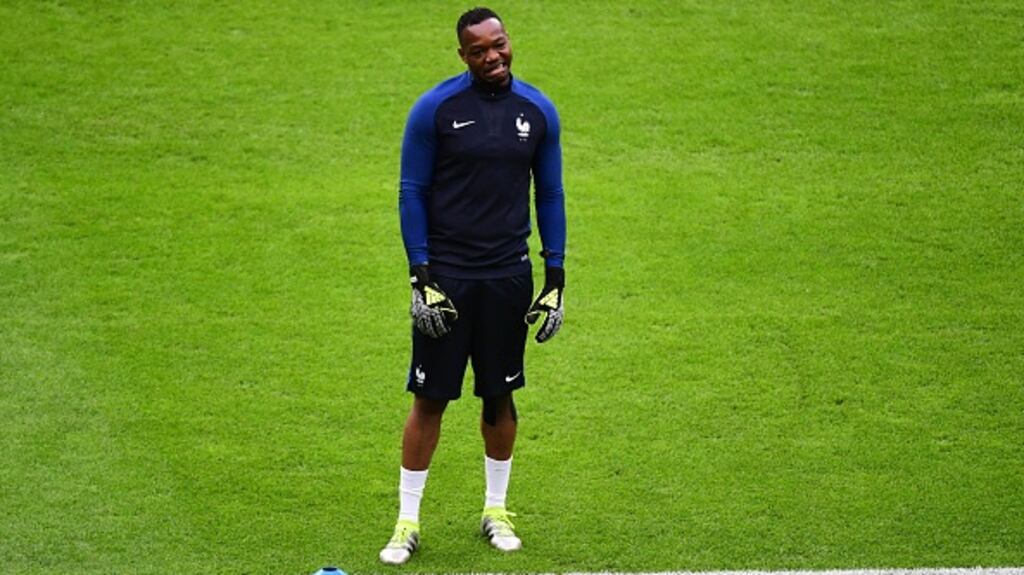 Steve Mandanda is still invovled with the French squad who are in the last eight of Euro 2016. Photograph: Dave Winter/Icon Sport via Getty Images