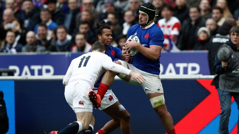 Grégory Alldritt on the charge against England in Paris. He is not the most powerful eight in the world, but he regularly finds a weak shoulder or gaps to make additional yards.
