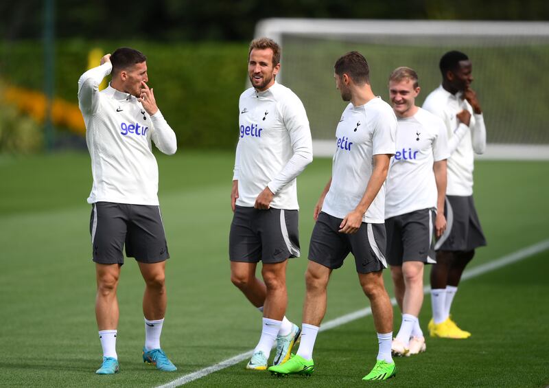 LONDON, ENGLAND - SEPTEMBER 06: Harry Kane speaks to Matt Doherty of Tottenham Hotspur during a Tottenham Hotspur Training session ahead of their UEFA Champions League group D match against Olympique Marseille at Tottenham Hotspur Stadium on September 06, 2022 in London, England. (Photo by Alex Davidson/Getty Images)