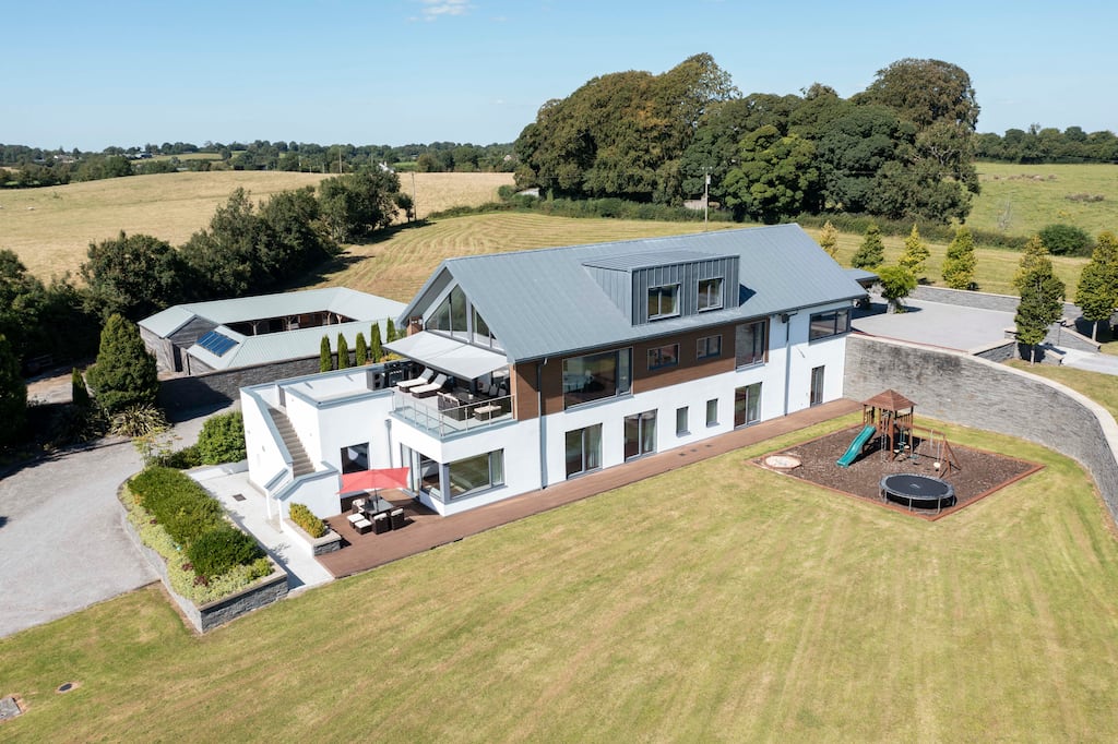 The current owners purchased the site in 2008 and engaged Imagen Architects to design their dream home, Fortfield House.