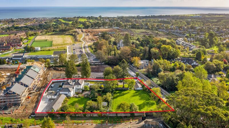 One shortcoming that is immediately evident as soon as you drive past the gate lodge to the main house is the proximity and visibility of the housing development under construction over the wall