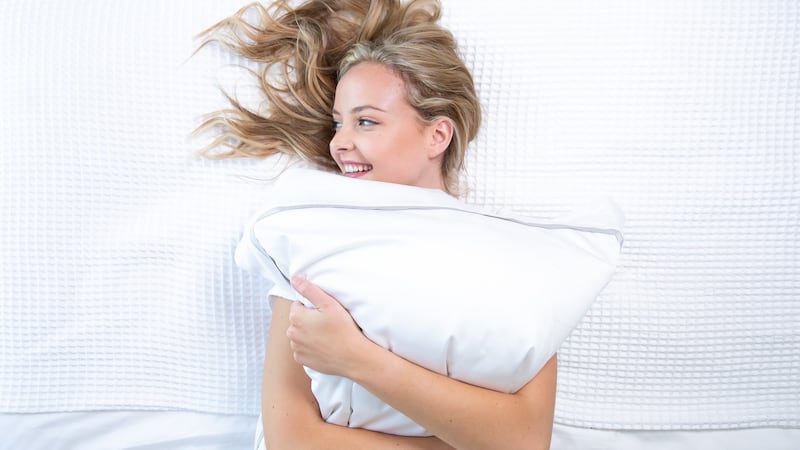 White & Green is offering a January deal on its signature branded cotton sheet sets and waffle bedspreads.