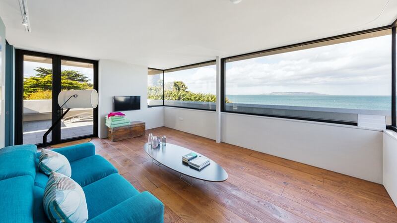 RP 12 Sandycove Avenue North