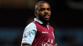 Darren Bent completes Fulham loan move