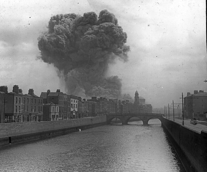 An explosion at the Four Courts during the Irish Civil War 1922