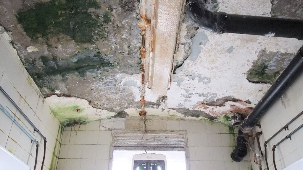 Prison conditions: A washroom in E Block of Portlaoise jail
