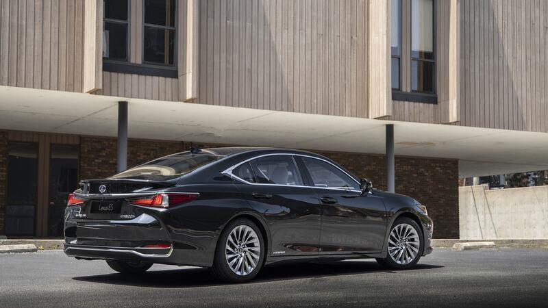 The Lexus ES: Almost the leader in its class – but not quite.