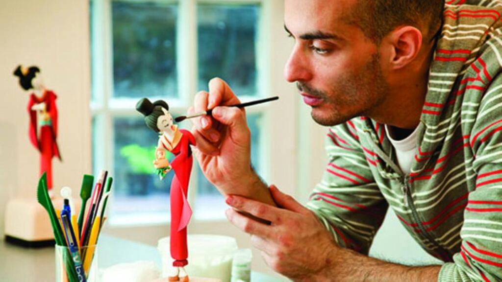 Sugar crafter Carlos Lischetti visits Kitchen Complements for a demonstration Thursday, October 3rd