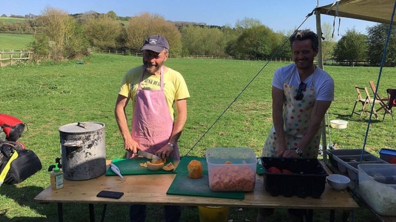 Danaraja and Gary Bedford during set-up at Buddhafield