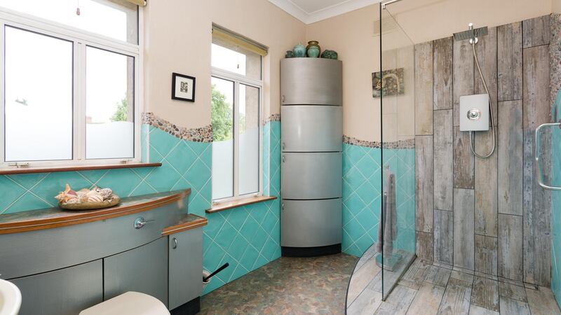 Brooklyn, Dolphin Avenue