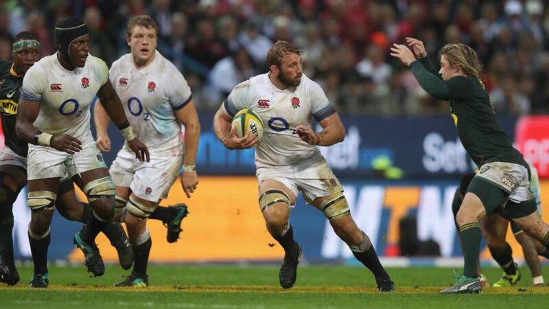 Chris Robshaw of Engand breaks away. Photograph: David Rogers/Getty Images