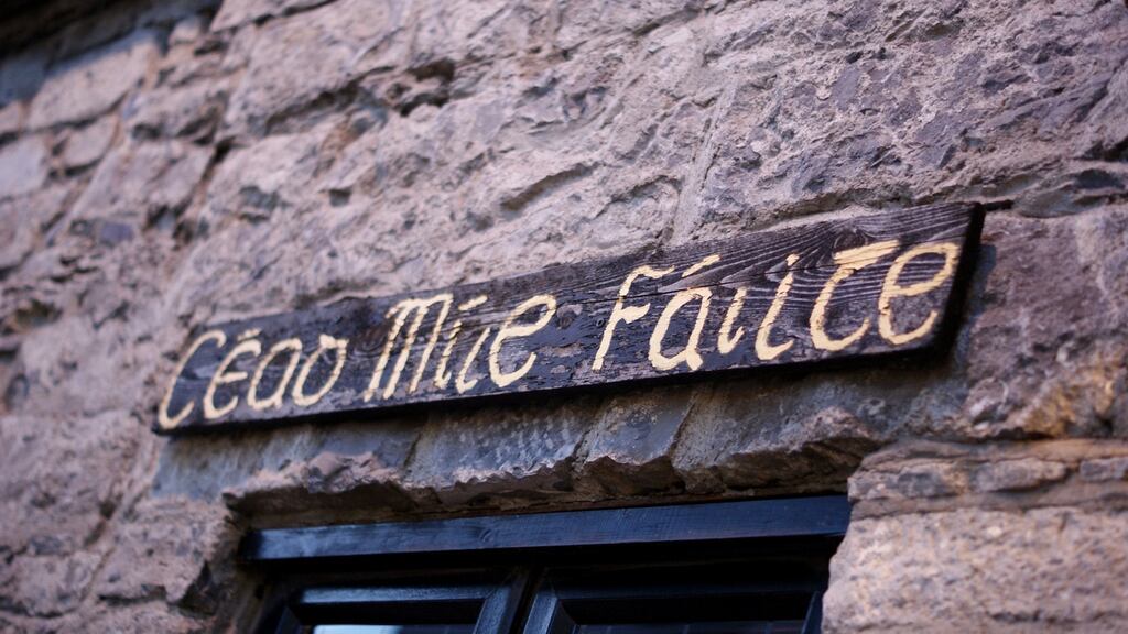 A welcome sign on a pub in Galway