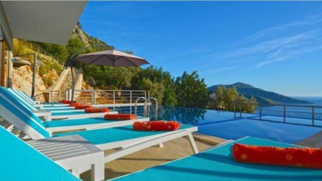 Three-storey house in Antalya, Turkey for about €398,200