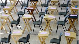 Stádas na Gaeilge i mbaol sa chóras oideachais