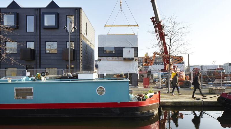 Part 2: Installing modular housing by Urban Splash at Keepers Quay, Manchester