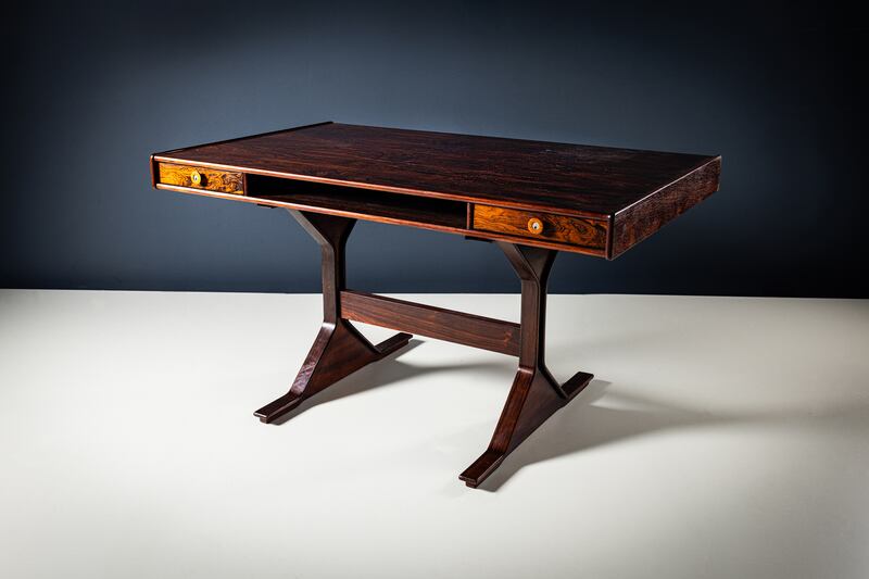 Rosewood model 530 desk designed by Gianfranco Frattini for Bernini of Milan (€2,000-€3,000), deVeres