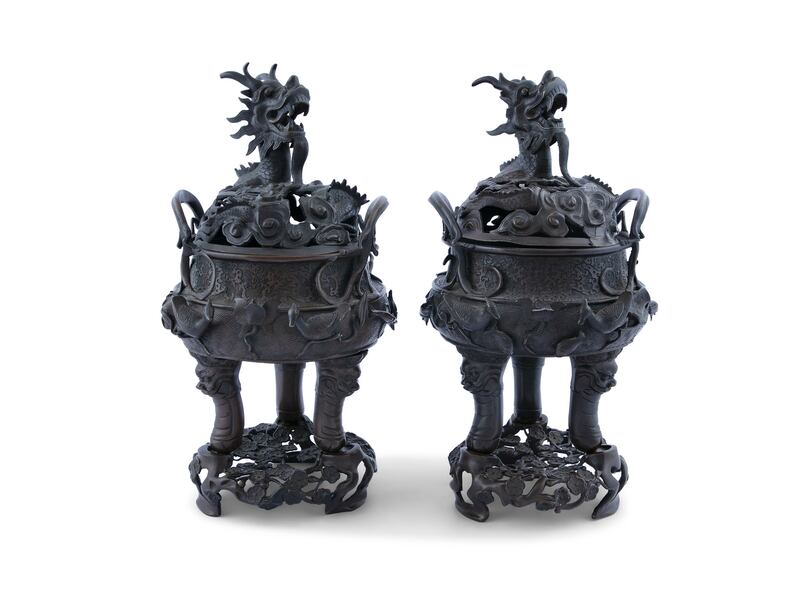 The top lot in the Adam’s sale is lot 190, a pair of large Qing dynasty censers, €10,000-€15,000